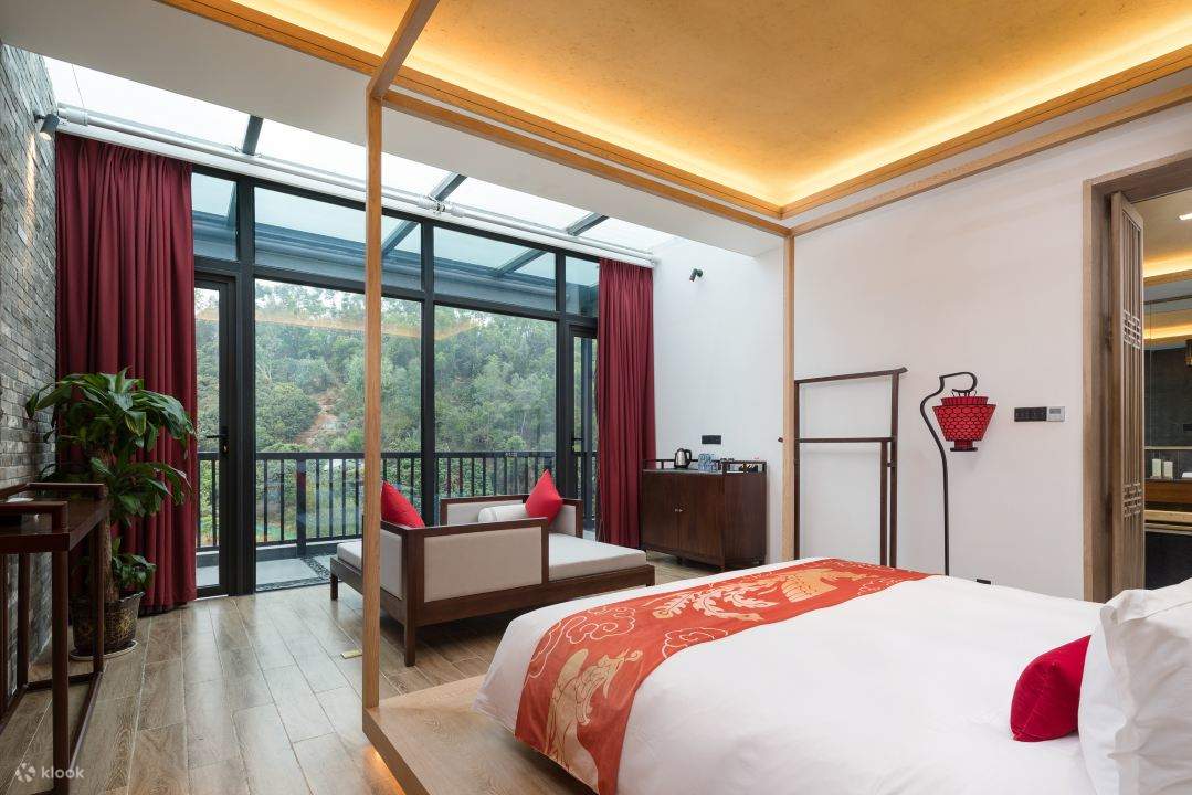 [Inside Gankeng Ancient Town/Directly reach Futian Port Line 10] Shenzhen OCT Gankeng Ancient Town - Phoenix Hakka Hotel Accommodation Package